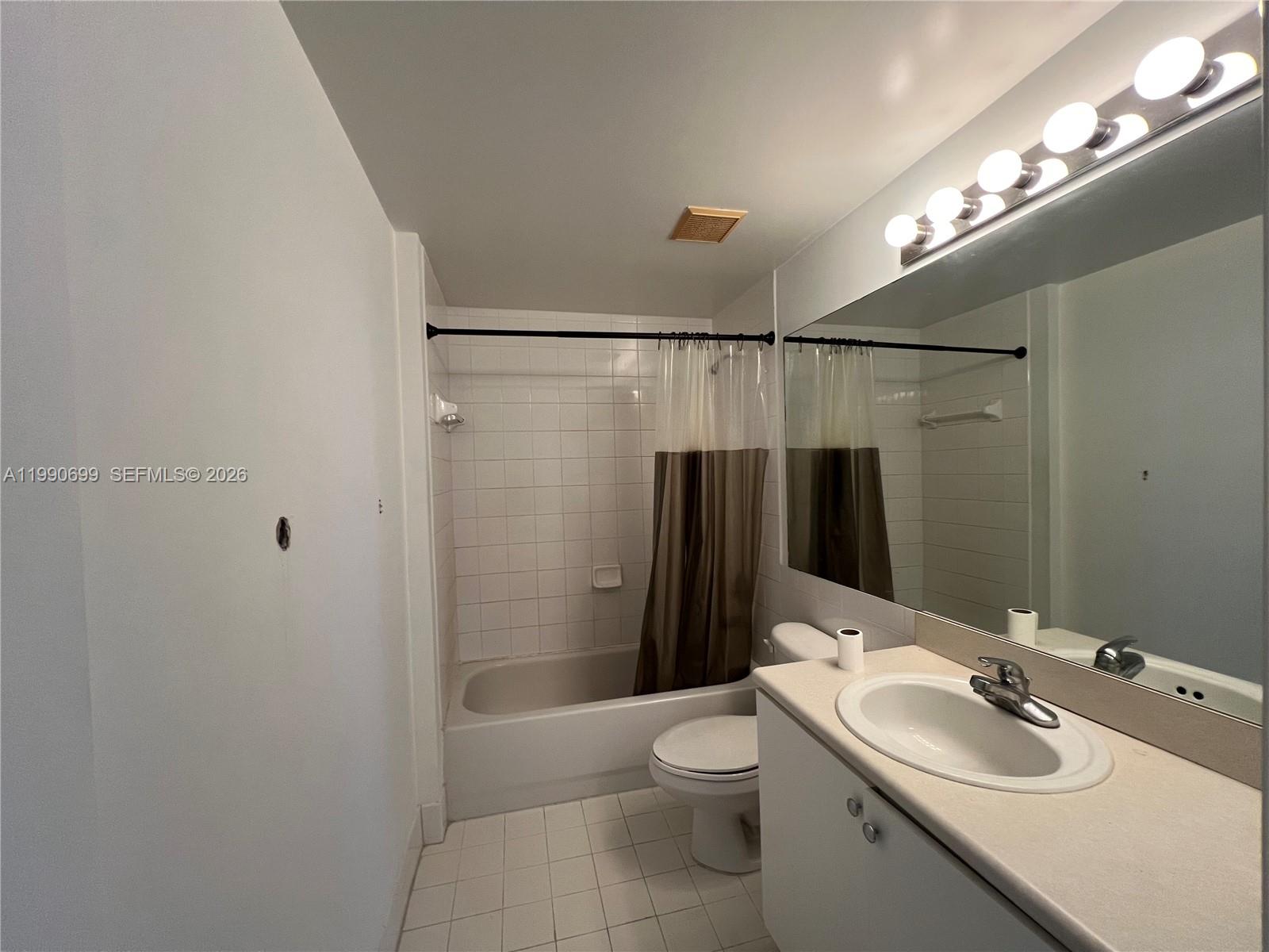 5091 Northwest 7th Street, Unit 1010 Miami, FL 33126 - Photo 7 of 28