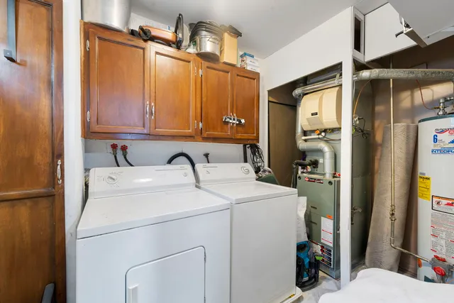 $294,000 | 2449 Leyden Avenue, River Grove, IL 60171