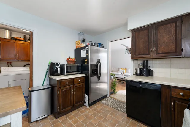 $294,000 | 2449 Leyden Avenue, River Grove, IL 60171