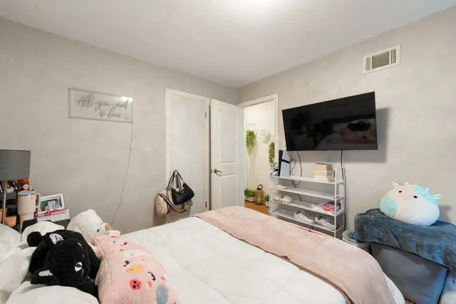 $294,000 | 2449 Leyden Avenue, River Grove, IL 60171