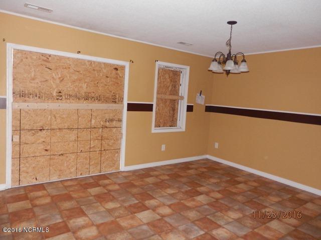 166 Kelly Circle Hubert, NC 28539 - Photo 3 of 10 d