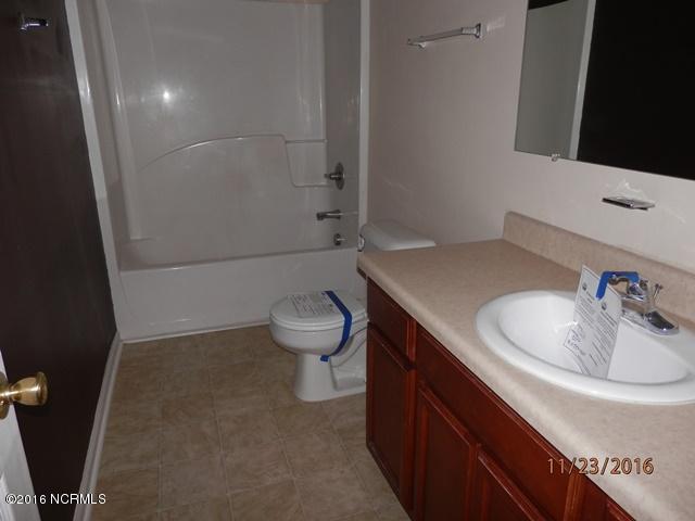 166 Kelly Circle Hubert, NC 28539 - Photo 8 of 10 bth2