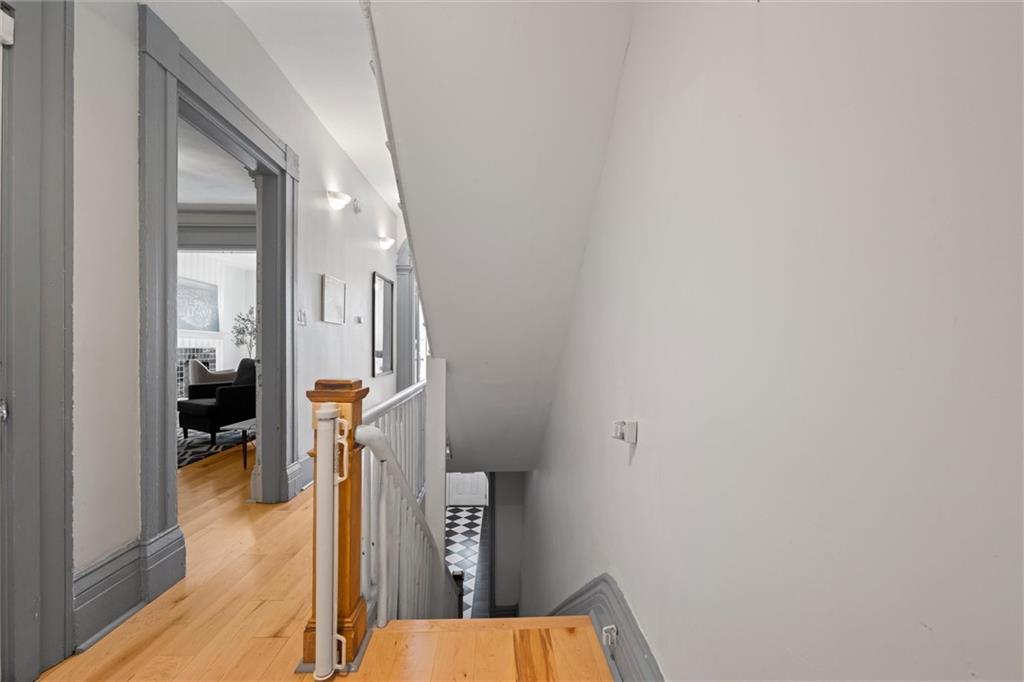 520 Knoll Street Pittsburgh, PA 15212 - Photo 16 of 47 a view of a living room