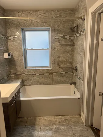 $1,800 | 6829 South Cornell Avenue, Unit 2, Chicago, IL 60649