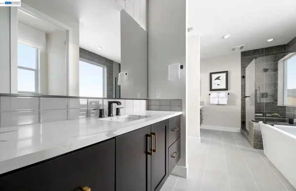 $1,216,738 | 18641 Back Bay Drive, Lathrop, CA 95330