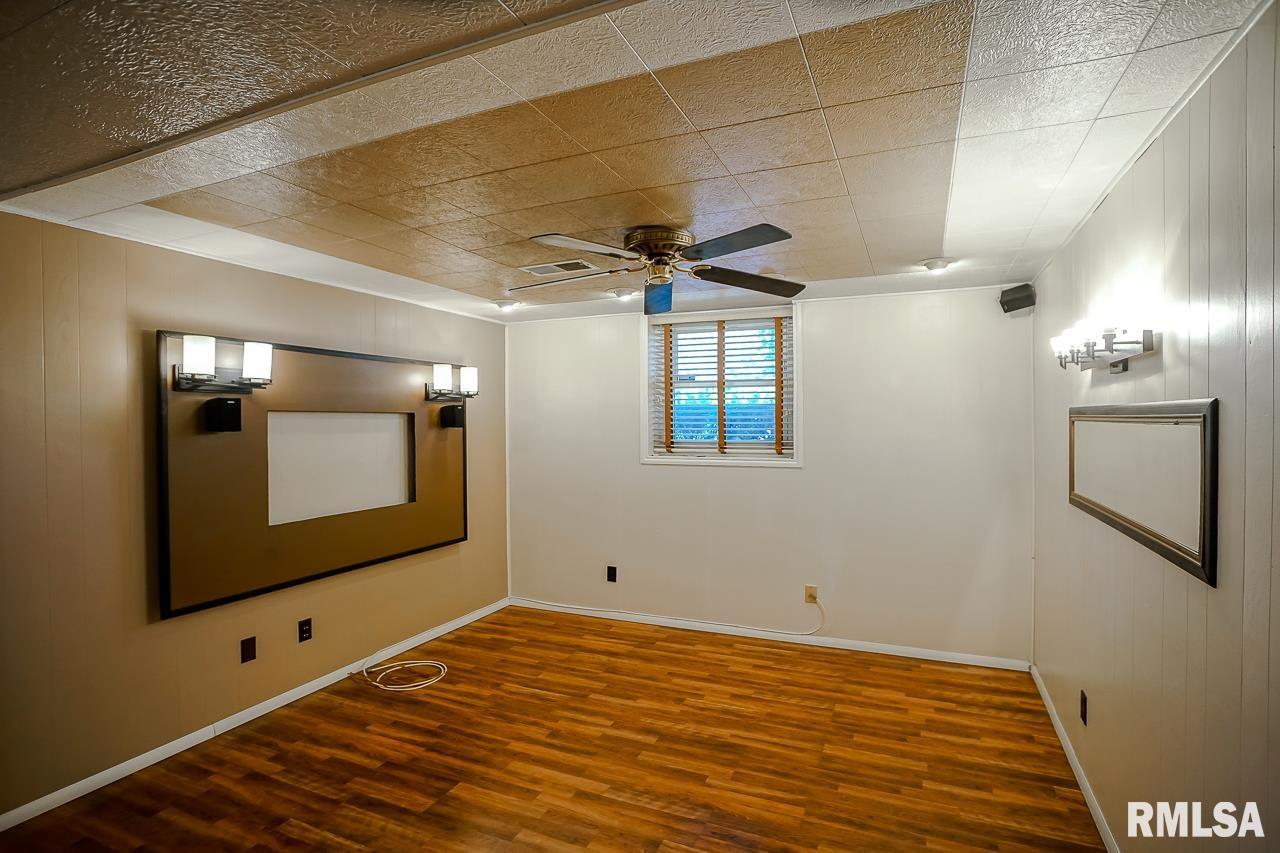 6114 North Randwick Road Peoria, IL 61615 - Photo 21 of 37 Gallery Image 21