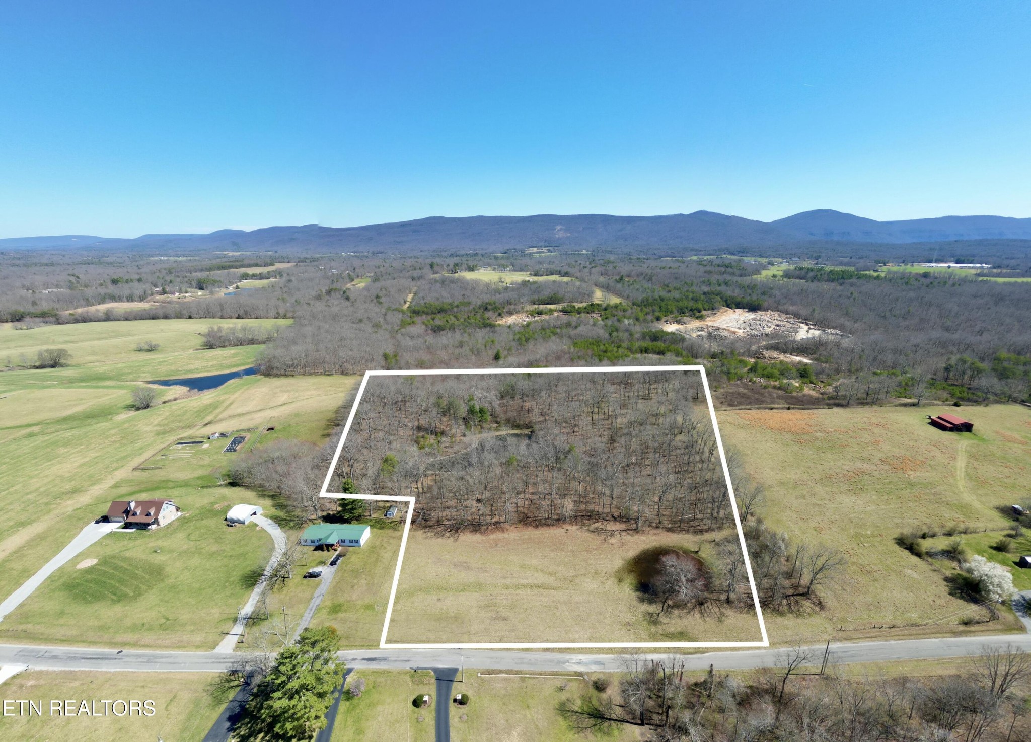 0 Winningham Road Crossville, TN 38572 - Photo 32 of 34 a view of a city