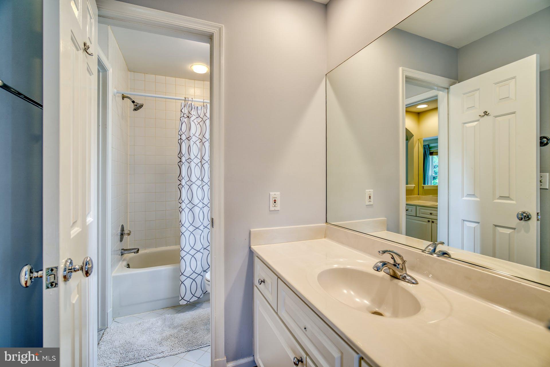 8704 Brickyard Road Potomac, MD 20854 - Photo 32 of 53 Bathroom 3