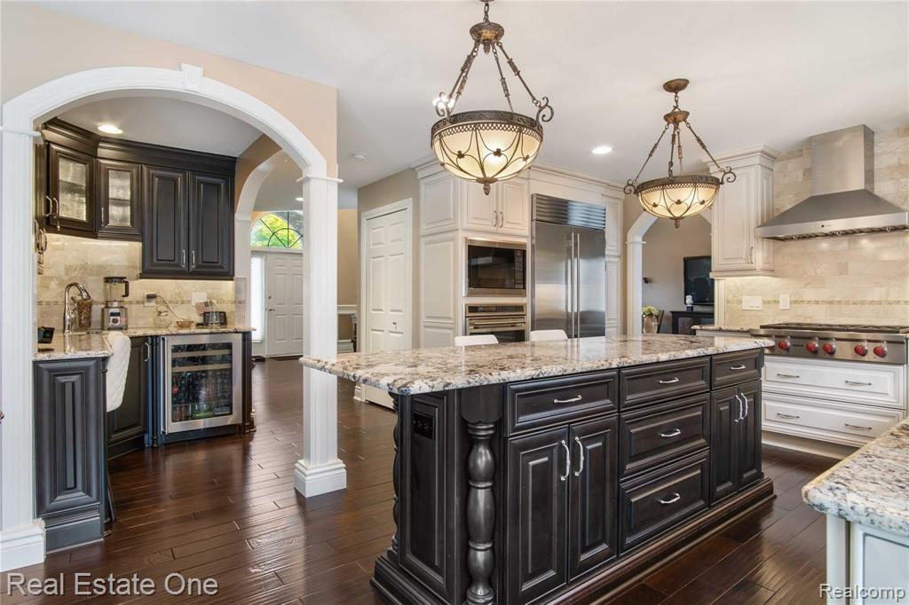 1009 Adele Court Rochester Hills, MI 48309 - Photo 10 of 41