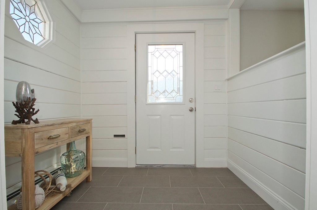 29 Hatherly Road Scituate, MA 02066 - Photo 3 of 29 a view of an entryway with front door