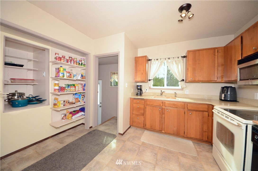 16529 Case Road Southwest Rochester, WA 98579 - Photo 6 of 40