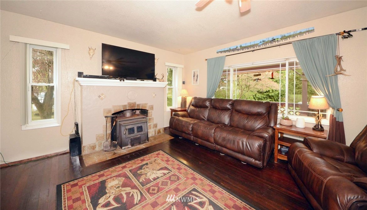 16529 Case Road Southwest Rochester, WA 98579 - Photo 9 of 40