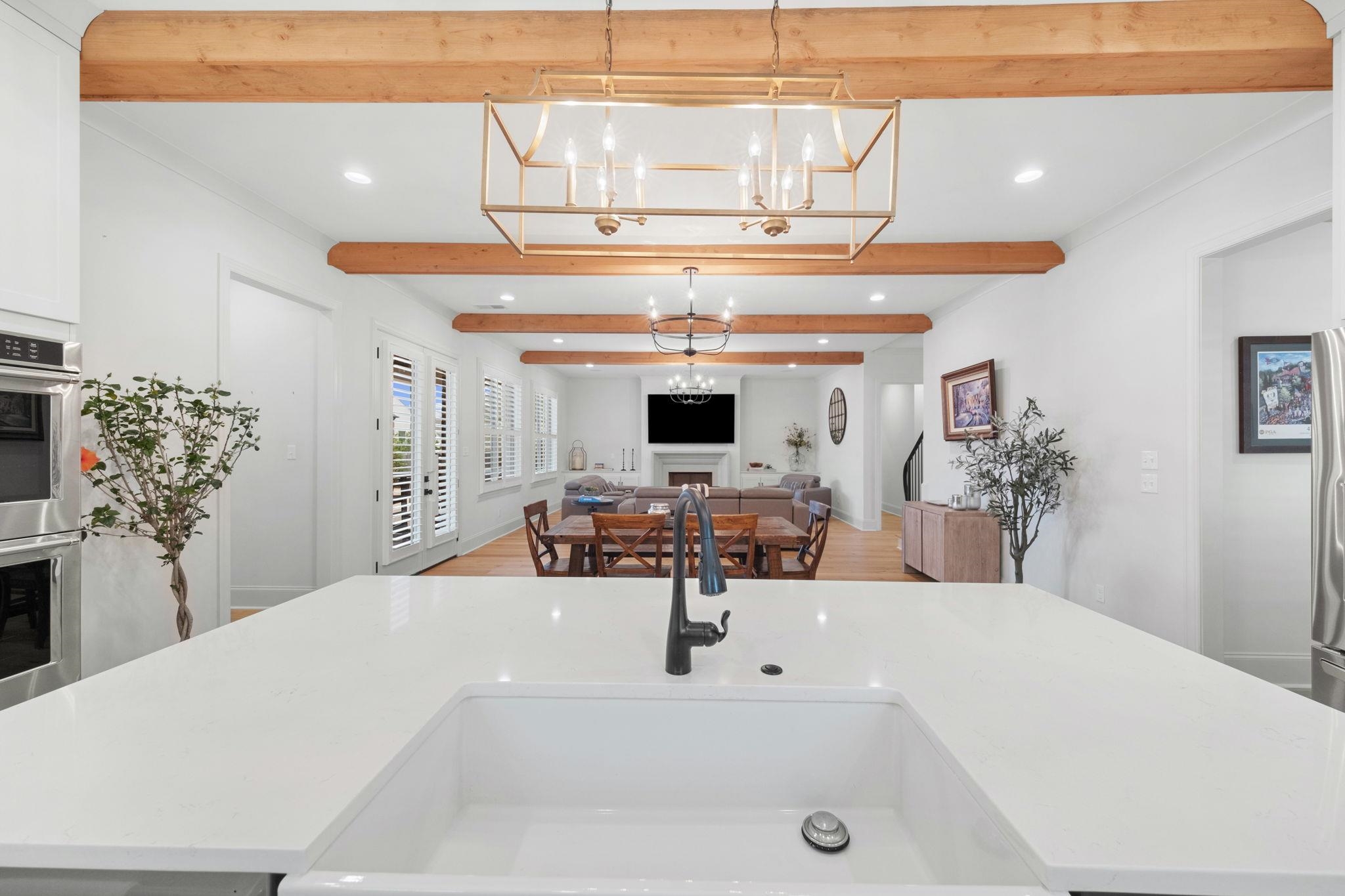 3361 Bailey Station Road Collierville, TN 38017 - Photo 14 of 40 a view of a living room and kitchen