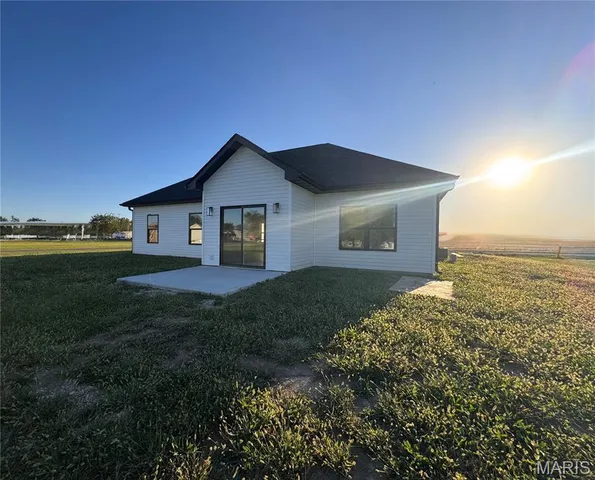 $238,000 | 303 Redbud Road, Vandalia, MO 63382