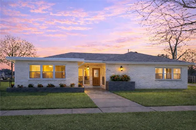 $300,000 | 701 Mehle Street, Arabi, LA 70032