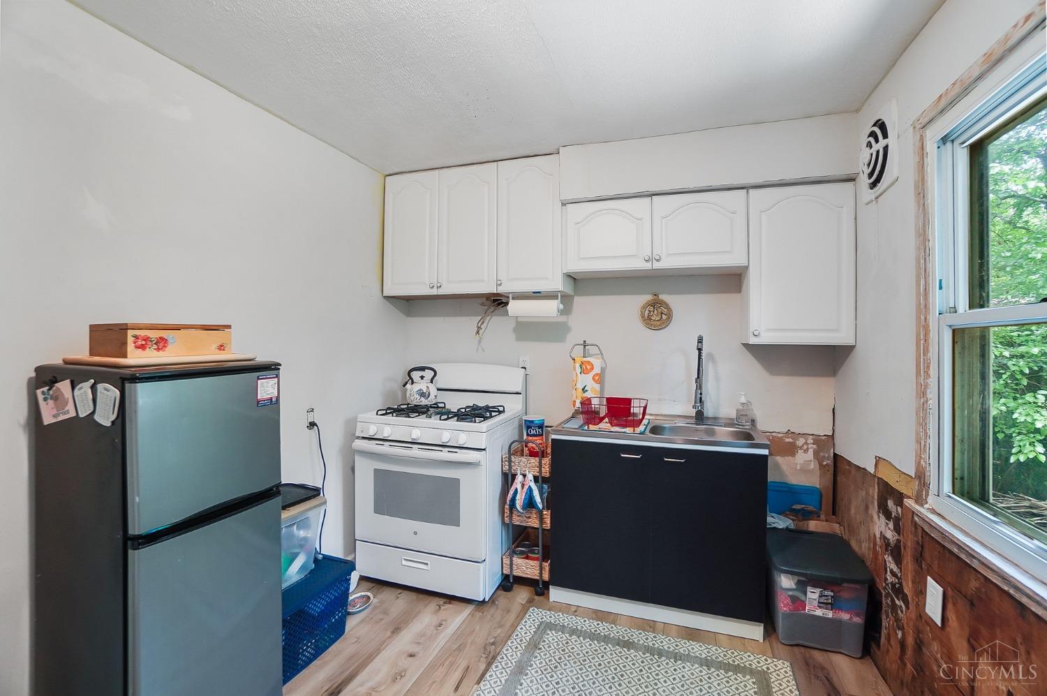 2344 Langdon Farm Road Cincinnati, OH 45237 - Photo 5 of 24 Gallery Image 5