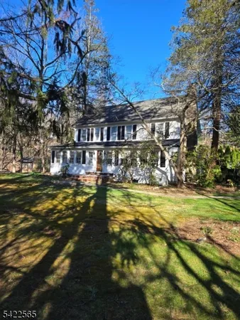 $689,999 | 1 Pioneer Trail, Oak Ridge, NJ 07438