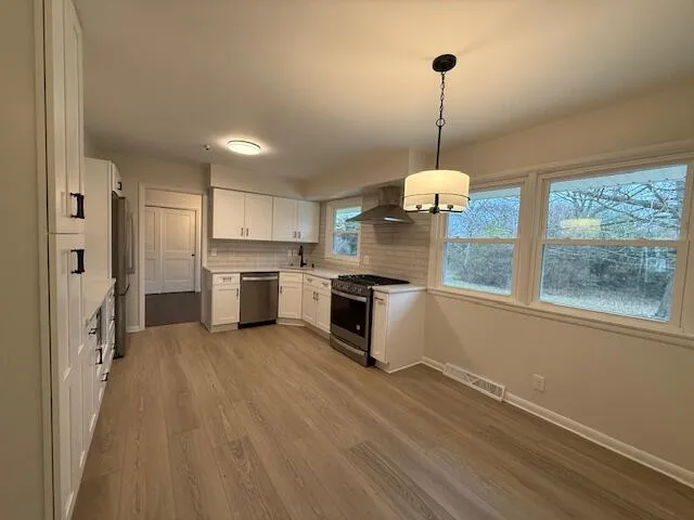 $449,900 | 6936 North Braeburn Lane, Glendale, WI 53209