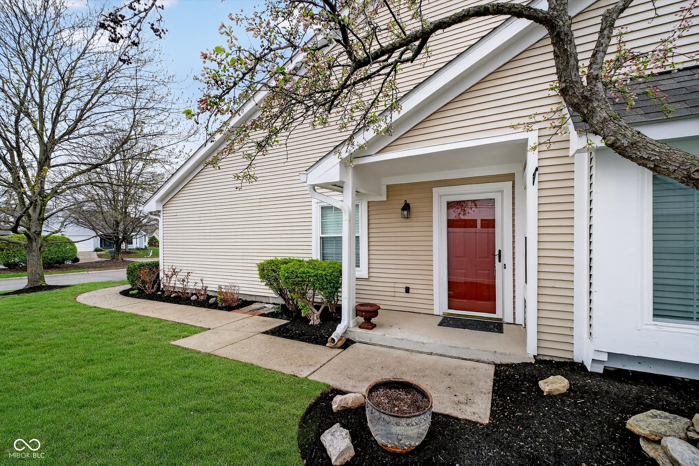 8999 Kiser Point Indianapolis, IN 46256 - Photo 4 of 25