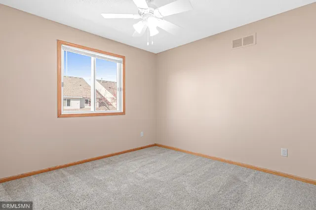 $229,320 | 7813 Hemingway Avenue South, Cottage Grove, MN 55016