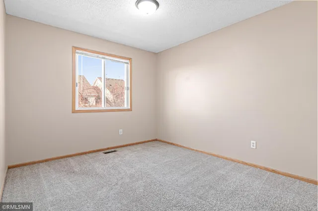 $229,320 | 7813 Hemingway Avenue South, Cottage Grove, MN 55016