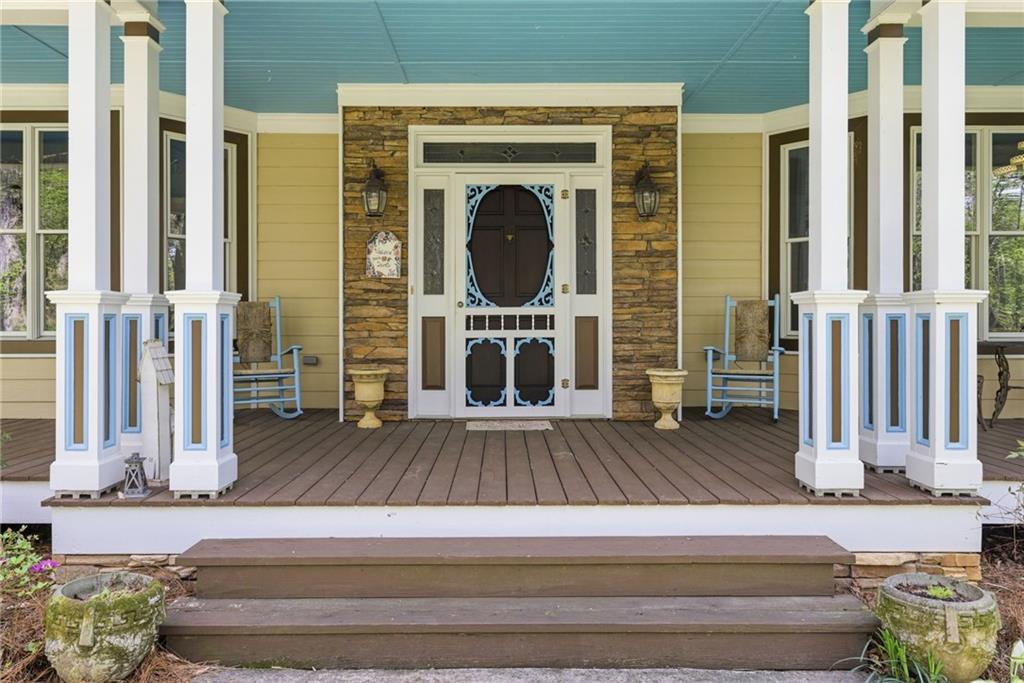 4829 Old Pendergrass Road Jefferson, GA 30549 - Photo 5 of 55 a front view of a house with entryway and front door