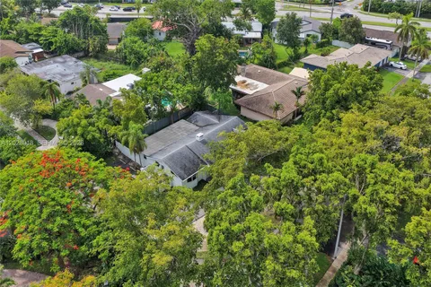 $1,295,000 | 18641 Northeast 21st Avenue, Miami, FL 33179