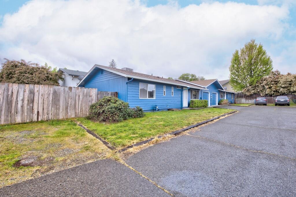 1756 Southwest Allen Creek Road, Unit 2 Grants Pass, OR 97527 - Photo 3 of 19 C-allen_cr003