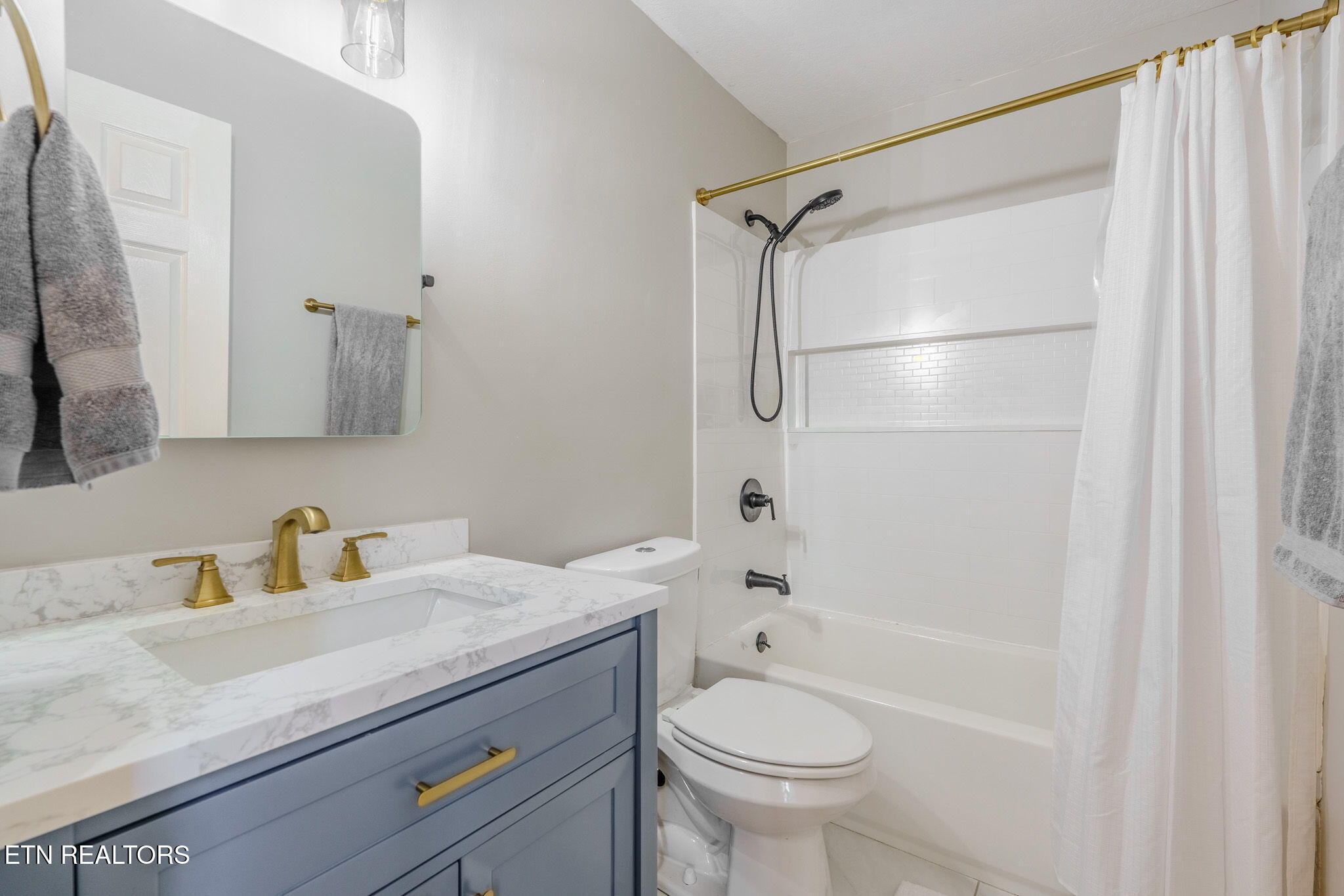 6825 Barkwood Road Knoxville, TN 37921 - Photo 13 of 22 17-web-or-mls-_DSC3003-HDR