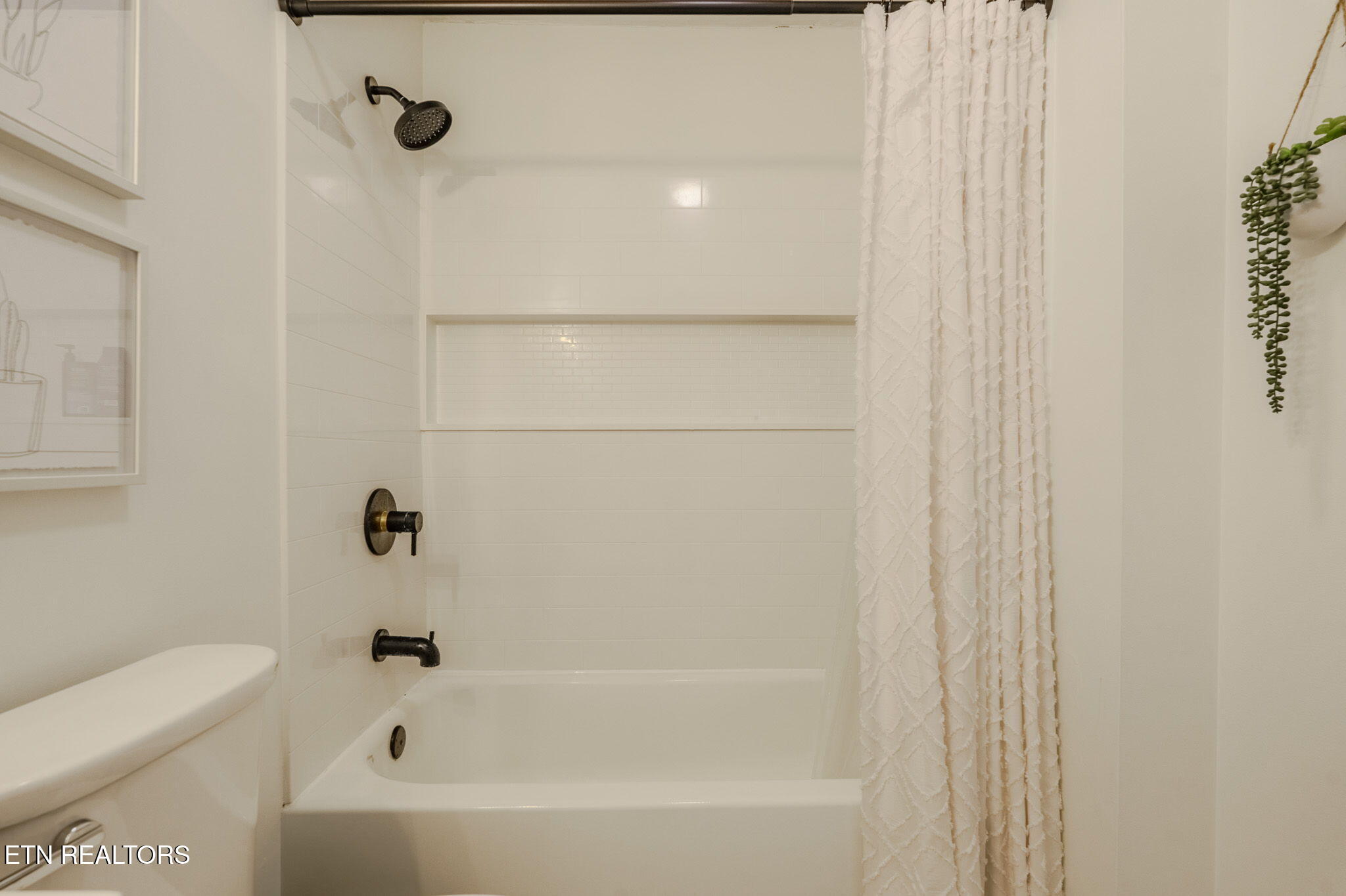 6825 Barkwood Road Knoxville, TN 37921 - Photo 8 of 22 11-web-or-mls-_DSC2898-HDR