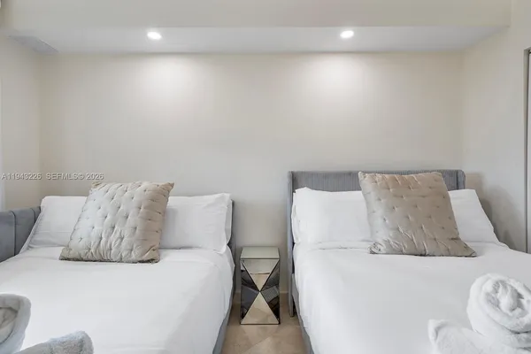 $6,890 | 17555 Atlantic Boulevard, Unit 508, Sunny Isles Beach, FL 33160