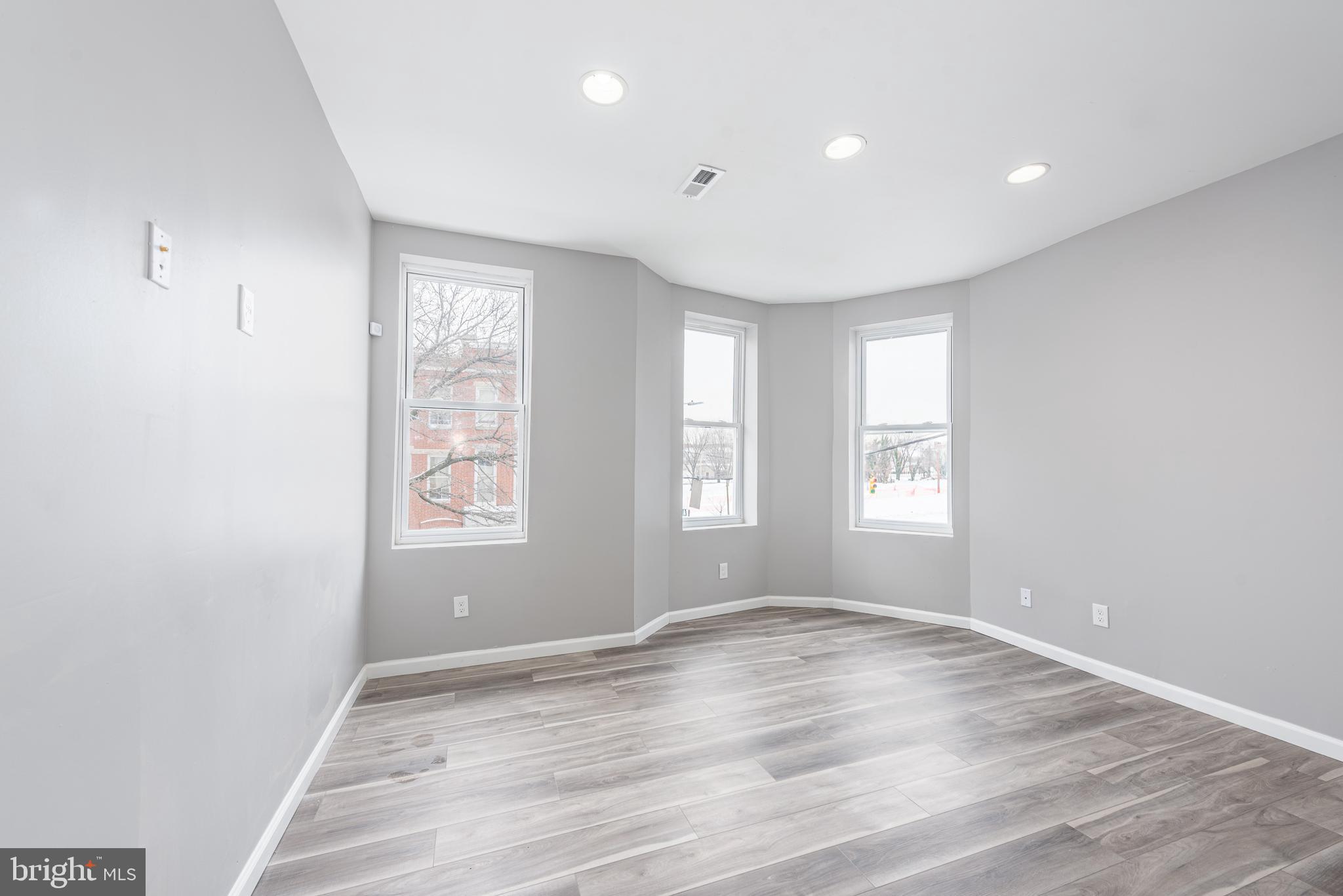 2143 Druid Hill Avenue Baltimore, MD 21217 - Photo 4 of 25