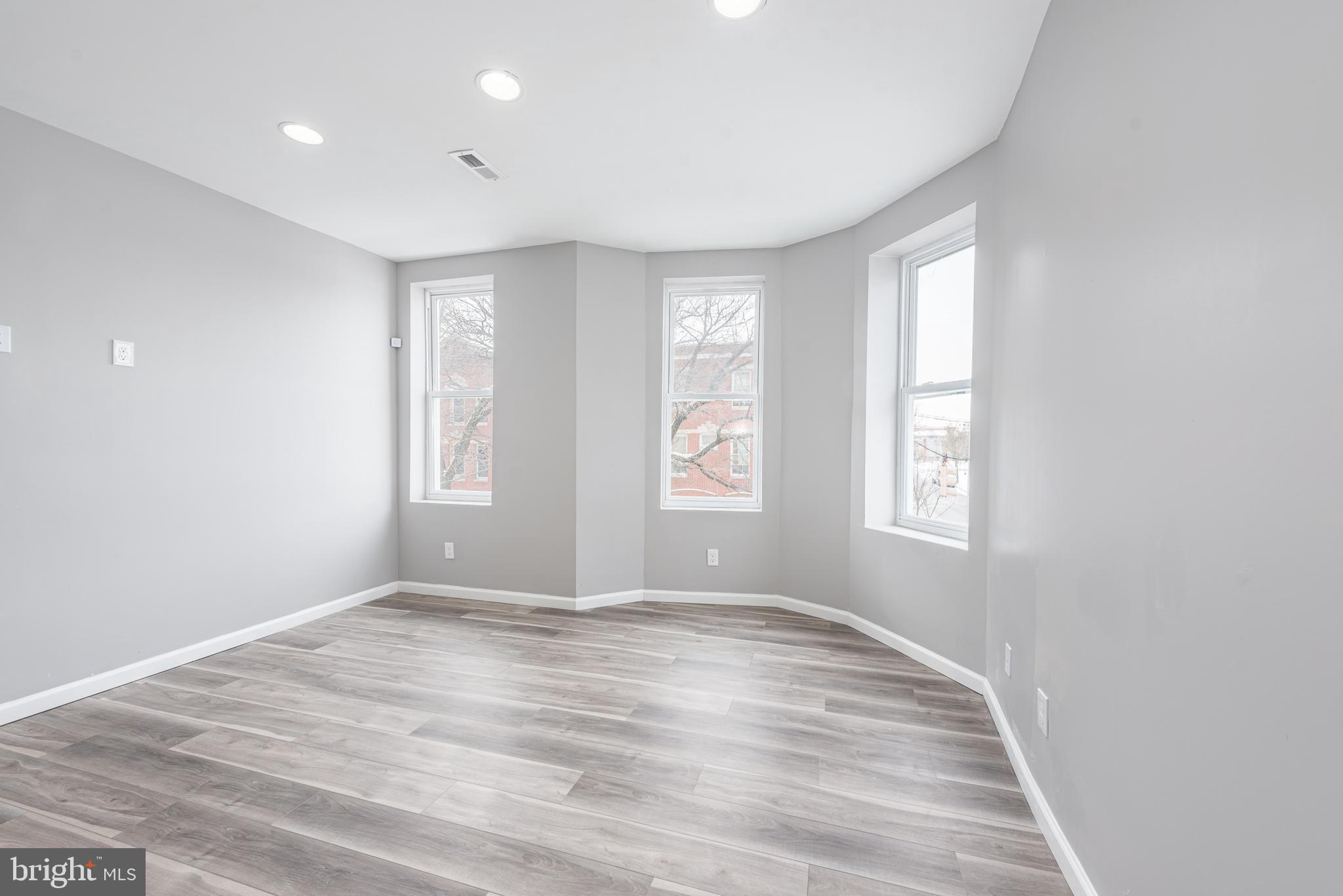 2143 Druid Hill Avenue Baltimore, MD 21217 - Photo 5 of 25