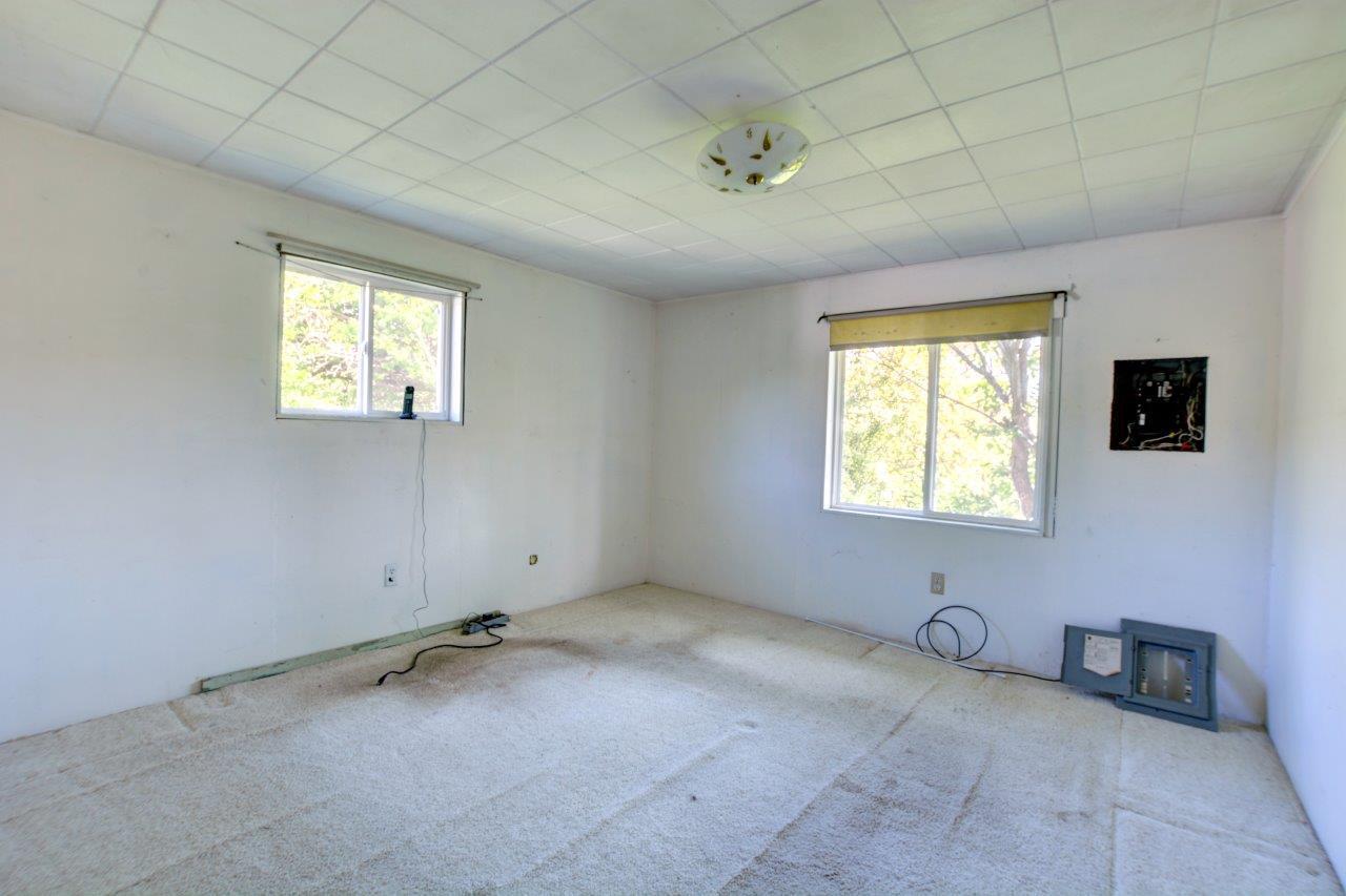 4375 Fern Valley Road Medford, OR 97504 - Photo 33 of 49 34