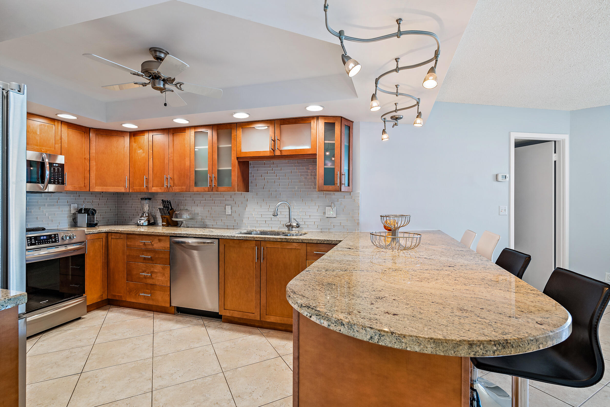 2800 North Ocean Drive, Unit A22B Singer Island, FL 33404 - Photo 3 of 40 2800 N Ocean Dr MLS-1