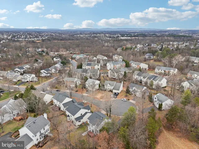 $650,000 | 12151 Hayfield Court, Bristow, VA 20136