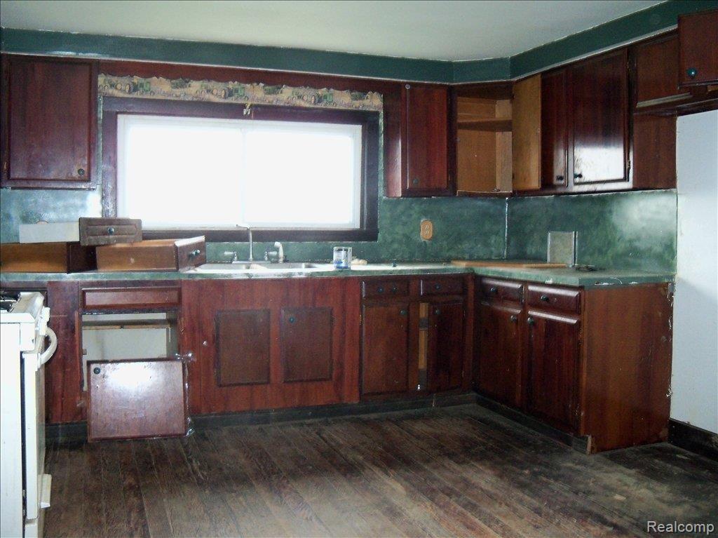 4090 Barnes Road Millington, MI 48746 - Photo 7 of 9 Bed2