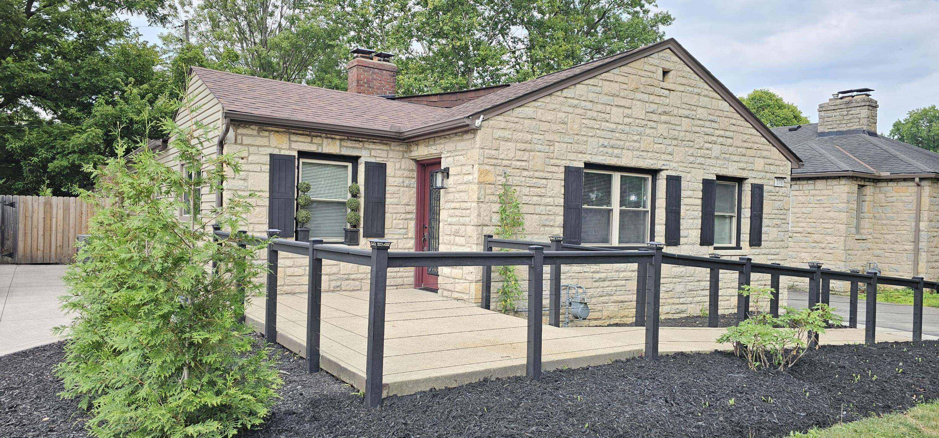176 North Merkle Road Columbus, OH 43209 - Photo 2 of 36 49d89372-c439-4168-a26a-d4cb79dd789f