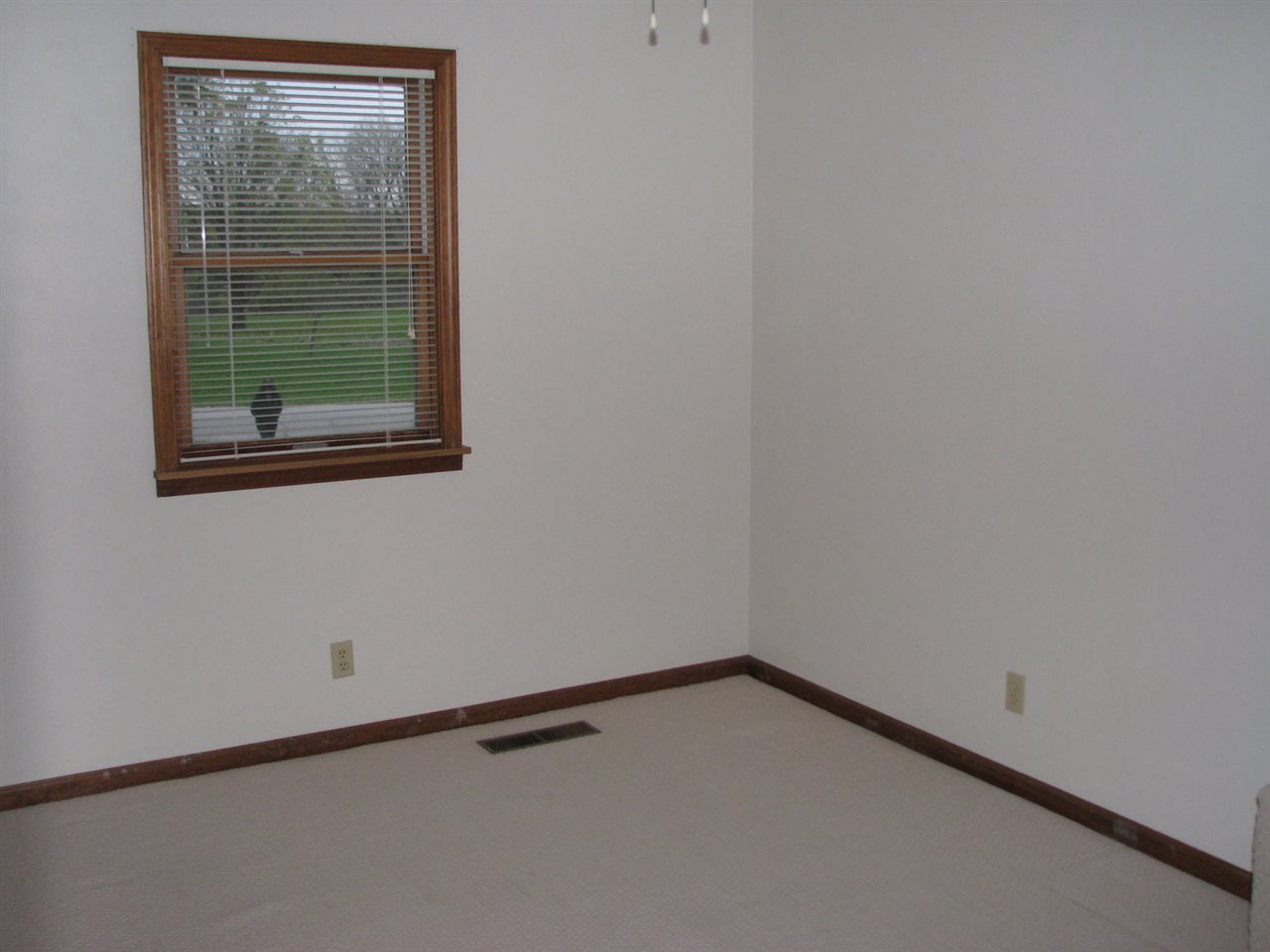 12477 North Gate Road Roscoe, IL 61073 - Photo 14 of 21 Gallery Image 14