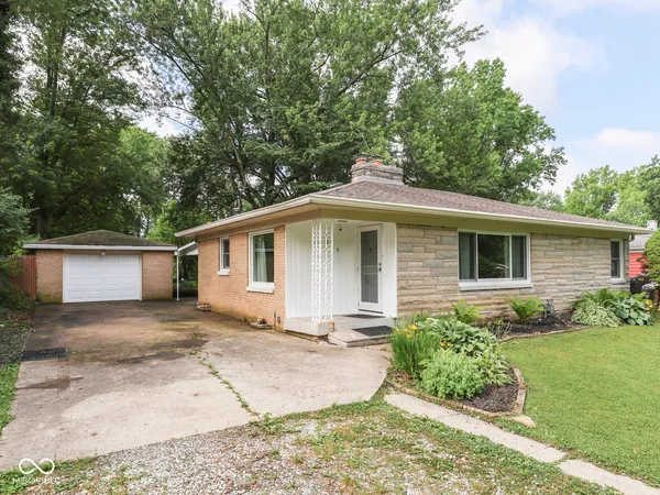 $259,900 | 915 Southwood Drive, Indianapolis, IN 46227