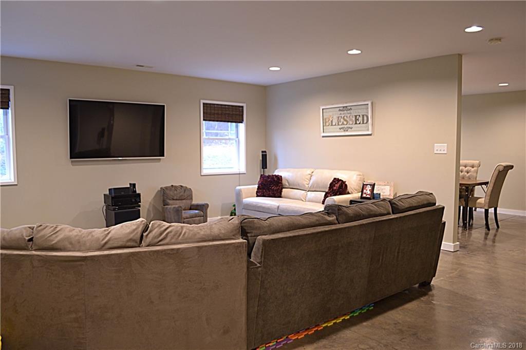 38 Gouges Branch Road Leicester, NC 28748 - Photo 5 of 26 Gallery Image 5