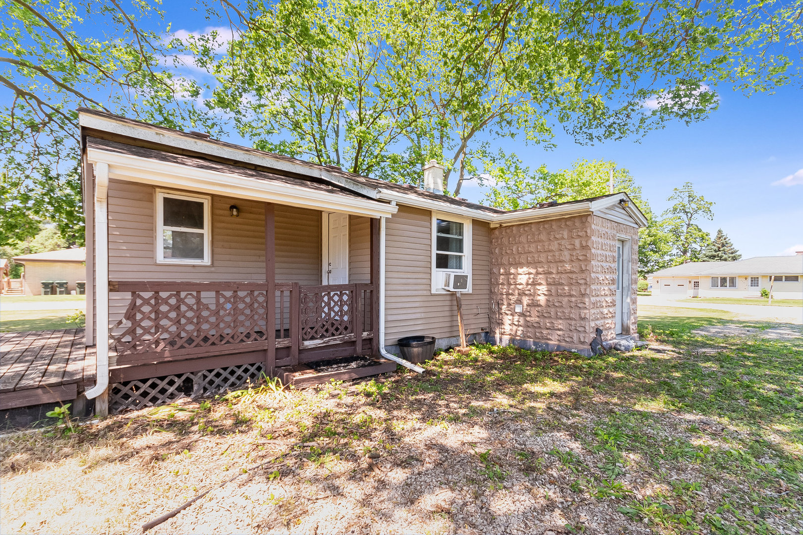 341 West Kennedy Road Braidwood, IL 60408 - Photo 1 of 15 a view of a house with a yard