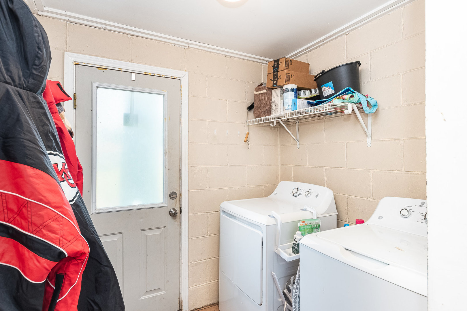 341 West Kennedy Road Braidwood, IL 60408 - Photo 15 of 15 a utility room with dryer and washer