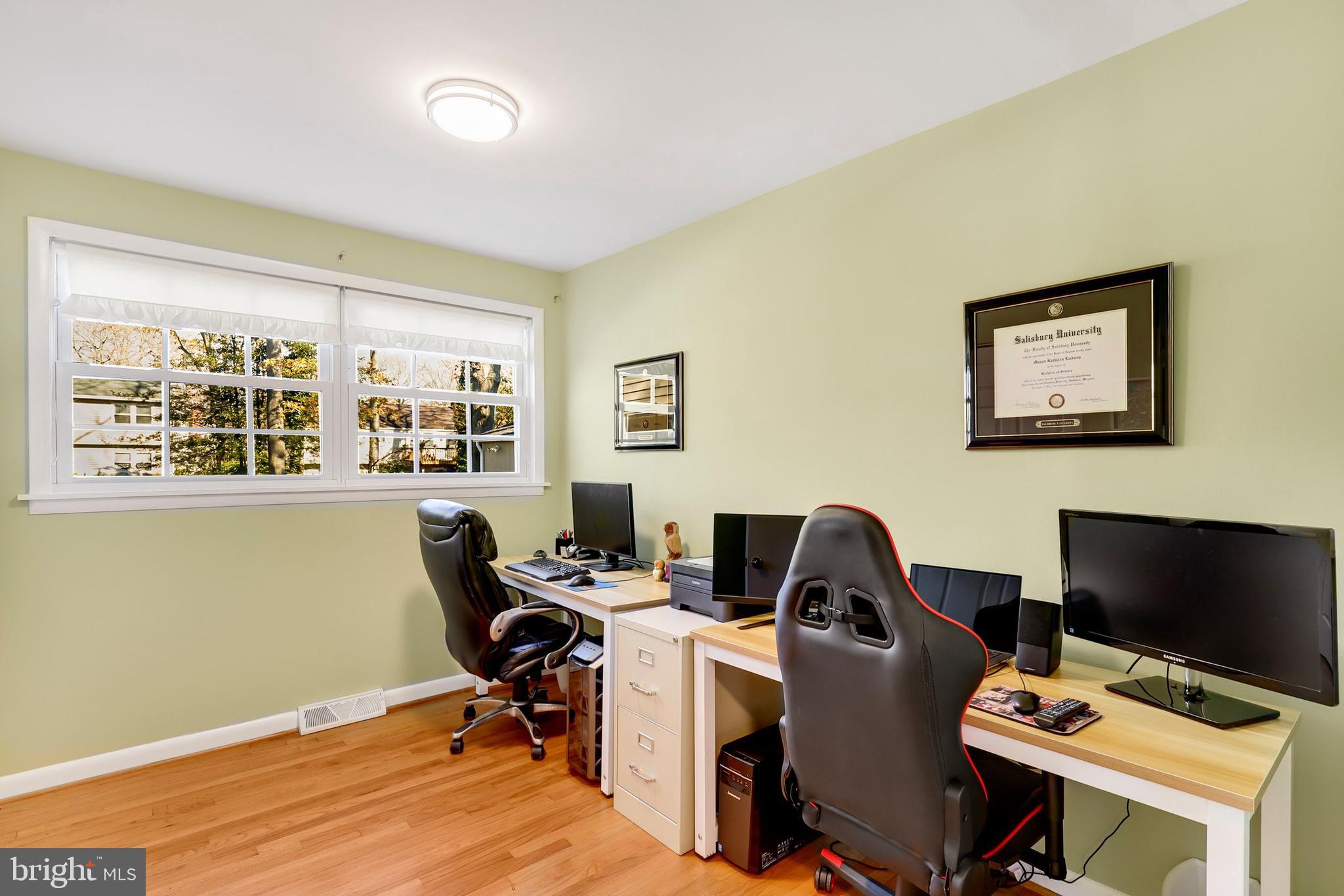 1308 Carroll Road Severna Park, MD 21146 - Photo 17 of 35 Large home office or bedroom on Main level