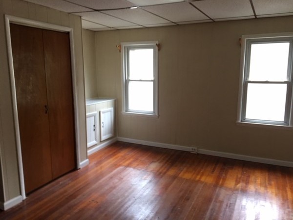 46-48 Beauchamp Street Springfield, MA 01107 - Photo 6 of 10 Gallery Image 6