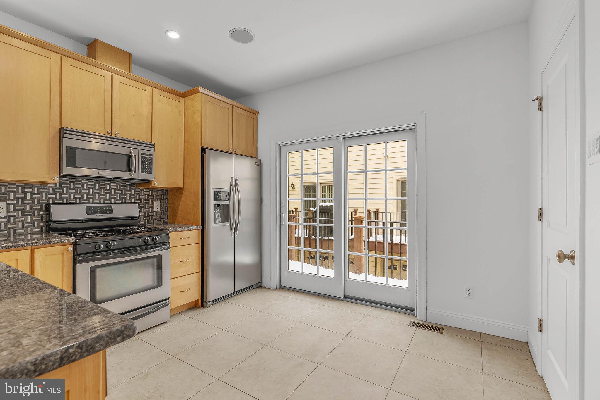 1007 North 3rd Street, Unit D Philadelphia, PA 19123 - Photo 5 of 34