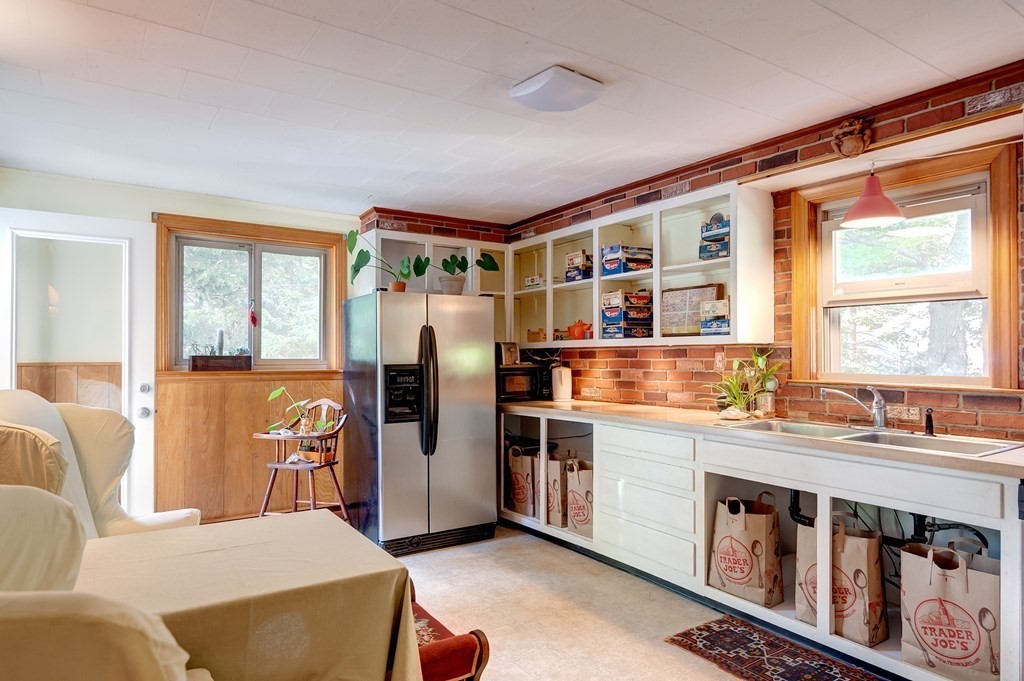 14 Apollo Road Worcester, MA 01605 - Photo 6 of 23 Gallery Image 6