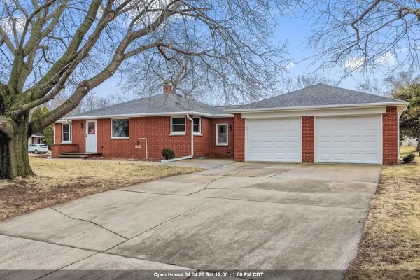 $274,900 | 741 Parkview Road, Green Bay, WI 54304