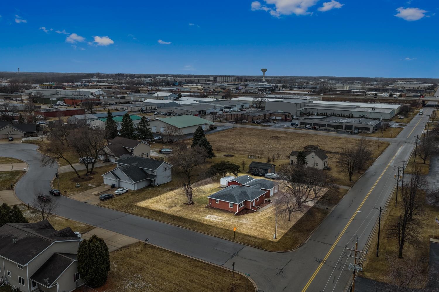 741 Parkview Road Green Bay, WI 54304 - Photo 2 of 30