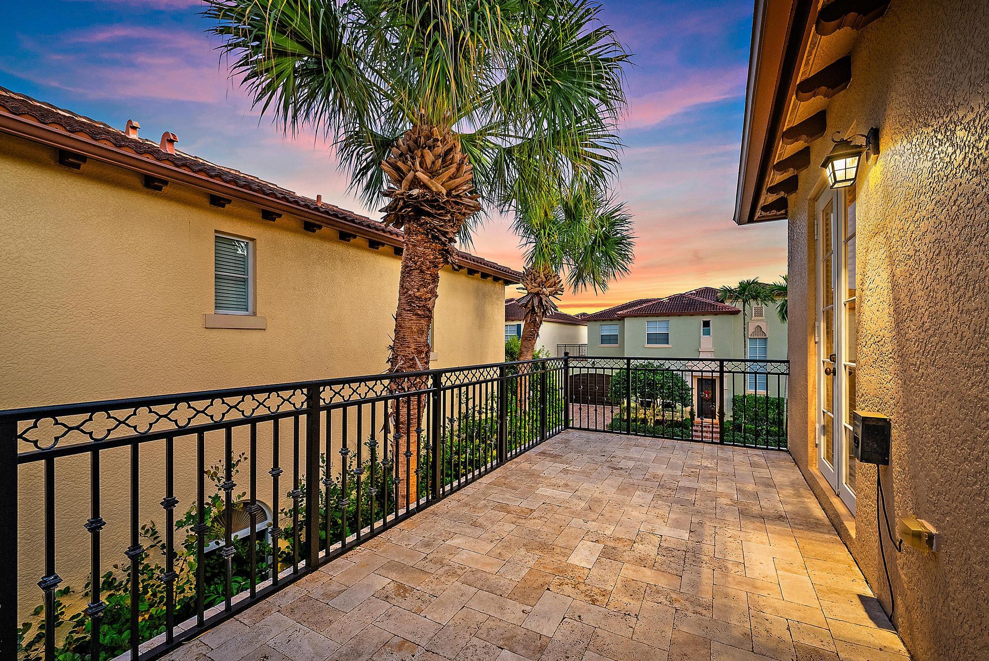 107 Via Poinciana Lane Boca Raton, FL 33487 - Photo 15 of 40 107 Via Poinciana Ln-31